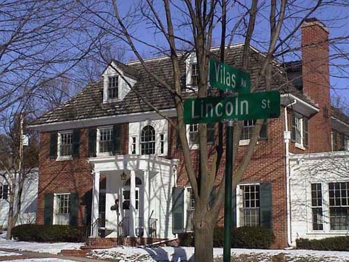 WI 1111 Lincoln St