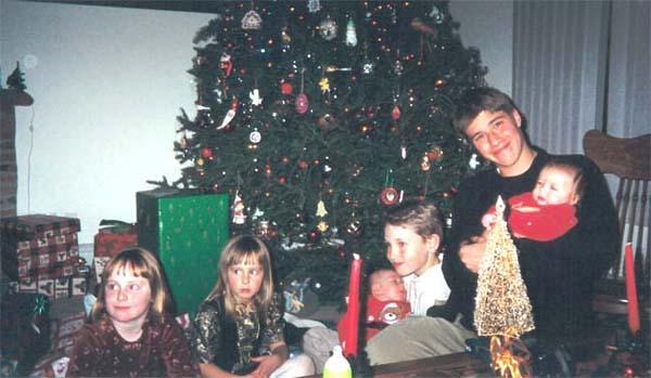 Xmas 09 Katie, Molly, Brock, Taylor, Dylan, Maddy