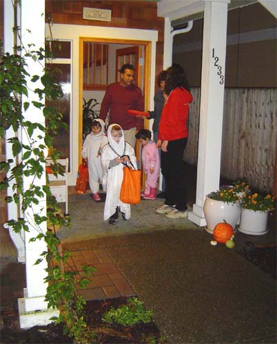 Trick or Treat G-Pod 08