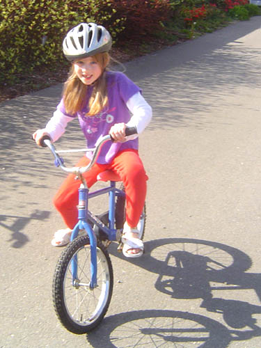 Biking Maddy 01