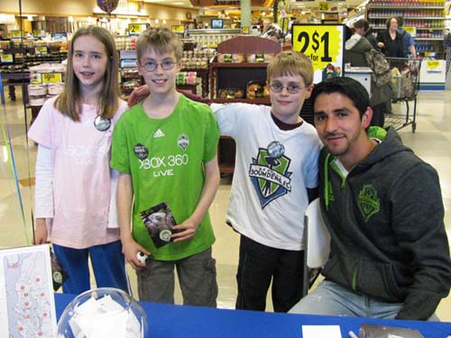 G-Pod and Leo Gonzalez 01