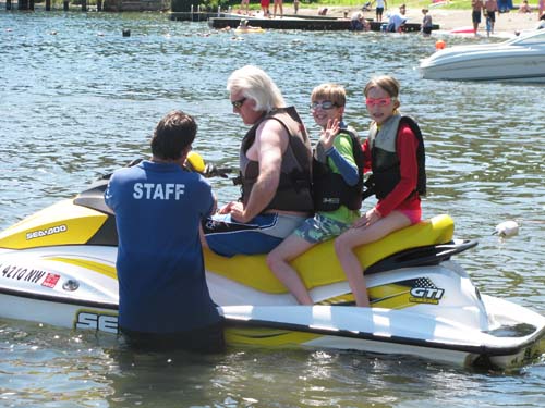 Jetski Papa, Brock, Maddy
