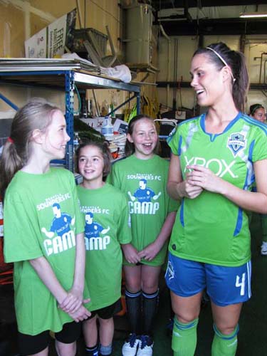 Maddy, Harper, Amira and Kate Deines