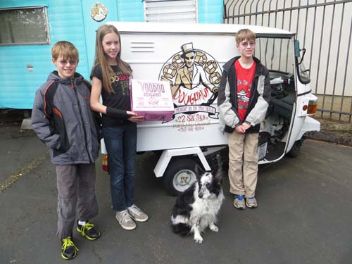 Voodoo Doughnuts G-Pod