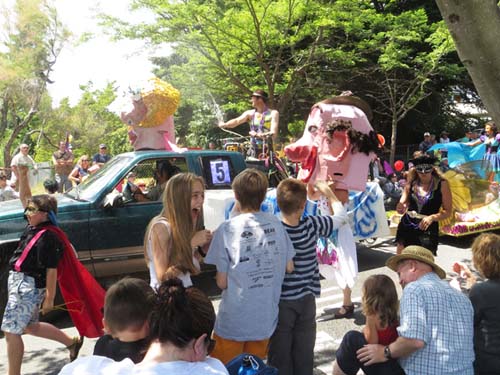 Kingston Parade 01