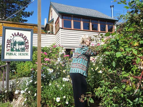 Mammy Eating Blackberries