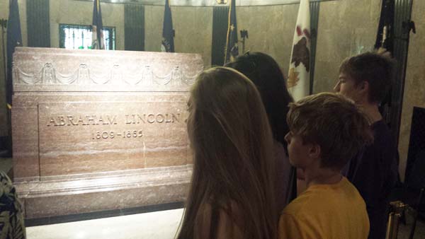 Lincoln's Tomb G-Pod 02