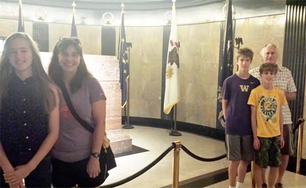 Lincoln's Tomb G-Pod 03