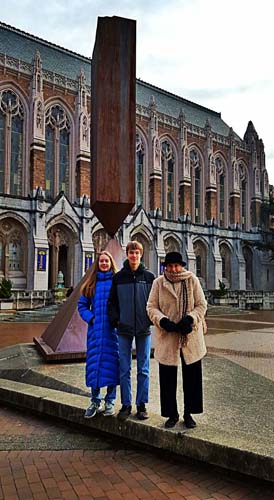 Maddy, Brock, Mammy at Red Square