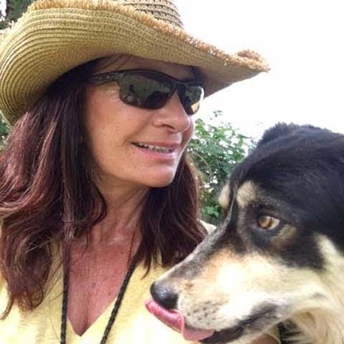 Laura and Moss 01