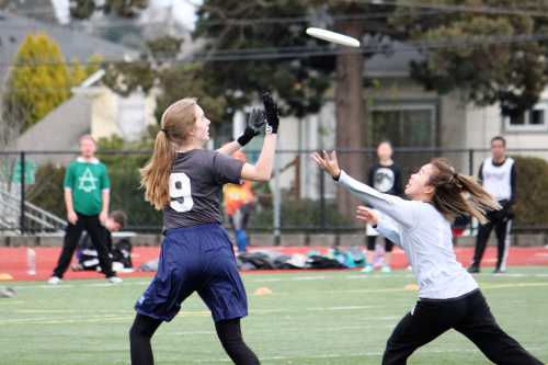 Maddy catching disc