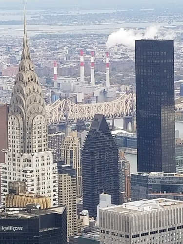 Empire State Building Dari