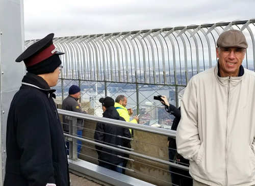 Empire State Building Dari