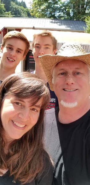 Gilead Summer Picnic G-Pod 01