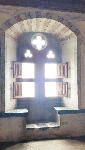 Ch&acirc;teau de Chillon Window 02