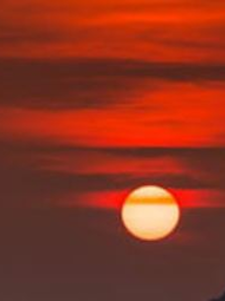 Blood-red Moon 01