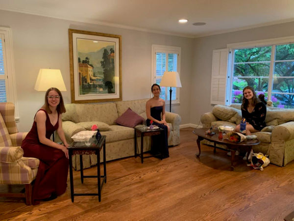 Un-Prom Maddy Emma Maggie 01