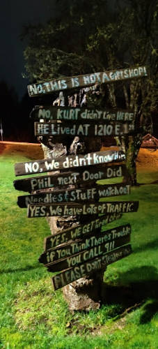 Aberdeen Kurt Cobain Memorial Signs 02