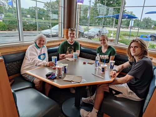 Restaurant Grandma G-Pod