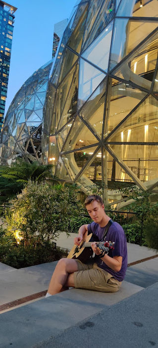 Amazon Guitar Brock 04