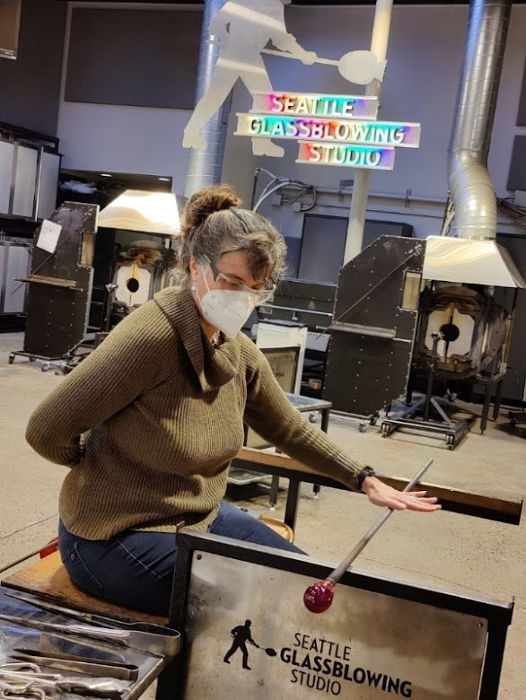 Seattle Glassblowing Lisa 05