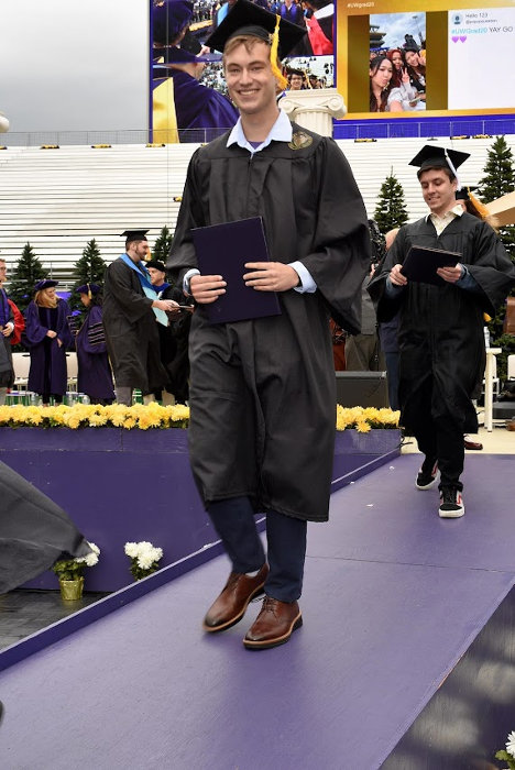 UW Husky Grad Brock 03