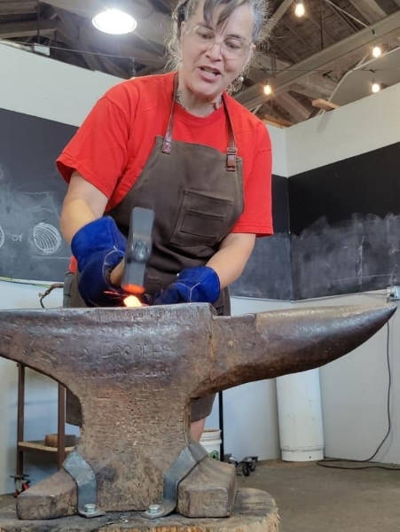 Lawless Forge Mom 01