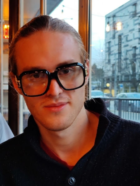 Big-Framed Glasses Dane 01