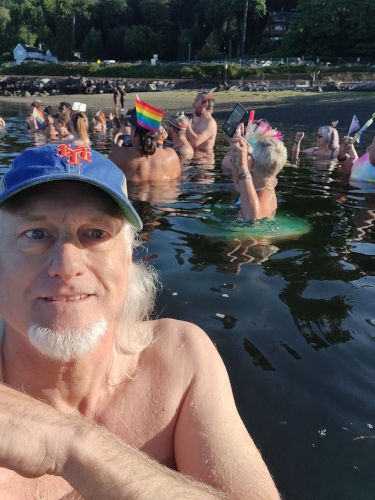 Steilacoom Pride Plunge Papa
