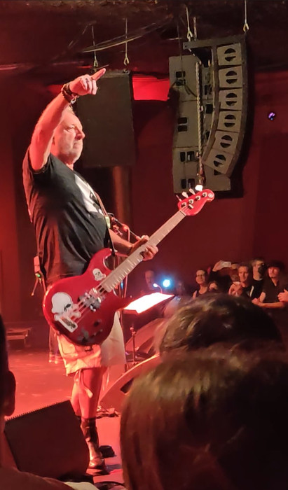 Hooky Showbox 02
