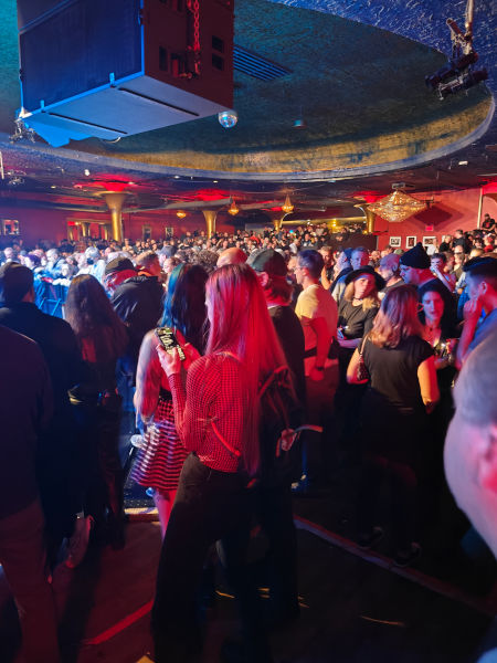 Hooky Showbox 03
