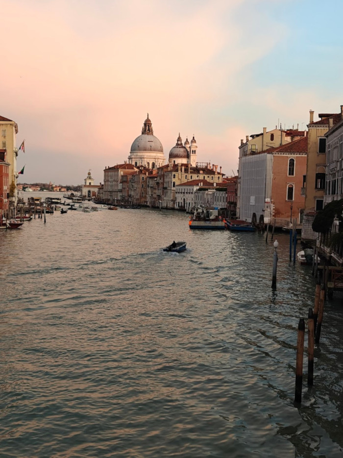 Venice 162055 11-Dec-2024