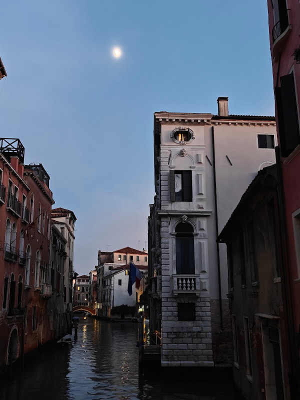 Venice 165751 11-Dec-2024
