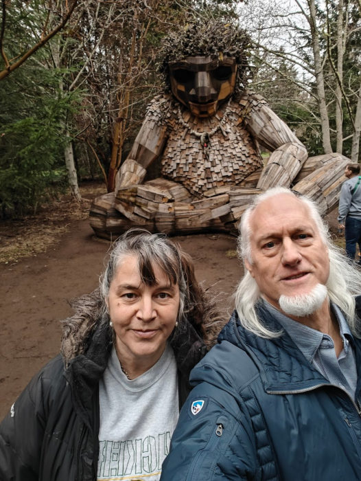 Pia the Troll Mom Papa